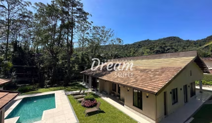 Casa com 4 dormitórios à venda, 497 m² por R$ 4.980.000,00 - Comary - Teresópolis/RJ