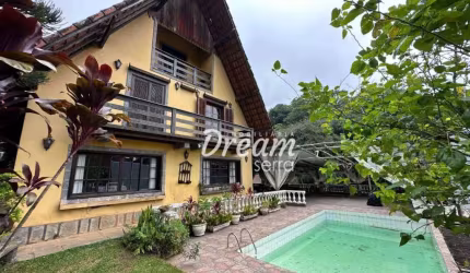 Casa com 4 dormitórios à venda, 300 m² por R$ 2.300.000 - Granja Guarani - Teresópolis/RJ