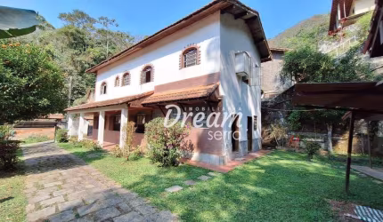 Casa com 3 dormitórios à venda, 181 m² por R$ 650.000,00 - Albuquerque - Teresópolis/RJ