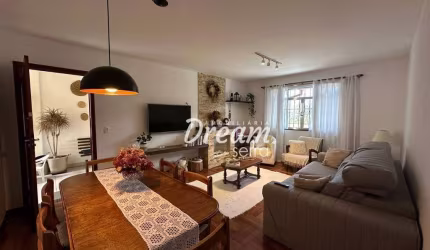 Casa com 3 dormitórios à venda, 186 m² por R$ 790.000,00 - Vale do Paraíso - Teresópolis/RJ