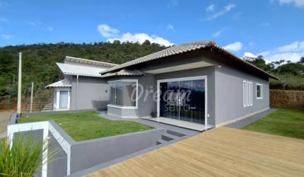 Casa com 3 dormitórios à venda, 100 m² por R$ 695.000,00 - Albuquerque - Teresópolis/RJ