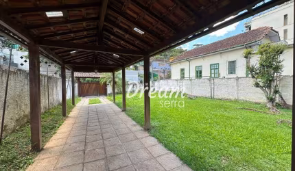 Casa com 9 dormitórios, 288 m² - venda por R$ 2.800.000,00 ou aluguel por R$ 14.637,00/mês - Várzea - Teresópolis/RJ