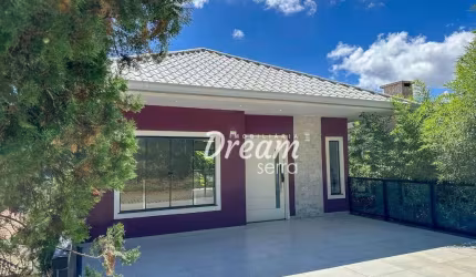 Casa com 3 dormitórios à venda, 150 m² por R$ 950.000,00 - Albuquerque - Teresópolis/RJ