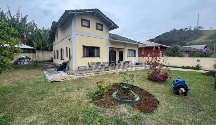 Casa com 5 dormitórios à venda, 180 m² por R$ 750.000,00 - Vargem Grande - Teresópolis/RJ