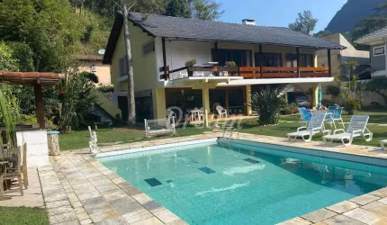 Casa com 4 dormitórios à venda, 290 m² por R$ 1.580.000,00 - Carlos Guinle - Teresópolis/RJ