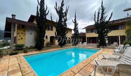 Casa com 5 dormitórios (3 suítes) à venda, 255 m² por R$ 1.500 - Carlos Guinle - Teresópolis/RJ
