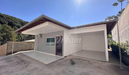 Casa com 3 dormitórios à venda, 131 m² por R$ 580.000 - Albuquerque - Teresópolis/RJ
