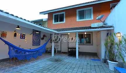 Casa com 3 dormitórios à venda, 98 m² por R$ 640.000,00 - Granja Guarani - Teresópolis/RJ
