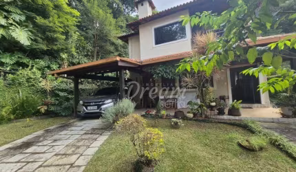 Casa com 3 dormitórios à venda, 168 m² por R$ 1.300.000,00 - Golfe - Teresópolis/RJ