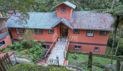 Casa com 4 dormitórios à venda, 242 m² por R$ 1.190.000,00 - Carlos Guinle - Teresópolis/RJ