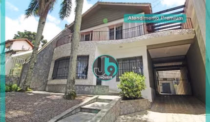 Casa Comercial/Residencial Alugar e Vender Hugo Lange 400m² com Piscina 4 Quartos sendo uma Suíte e 4 Vagas de Garagem