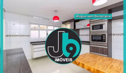 Sobrado para locação no Bairro Umbará com 141 m² com 3 quartos, sendo 1 suíte com hidromassagem, 2 banheiros e 1 vaga de garagem coberta.
