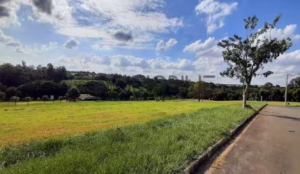 Terreno à venda com 1.000,82 m² no Condomínio Jardim Indaiatuba Golf, na cidade de Indaiatuba/SP.