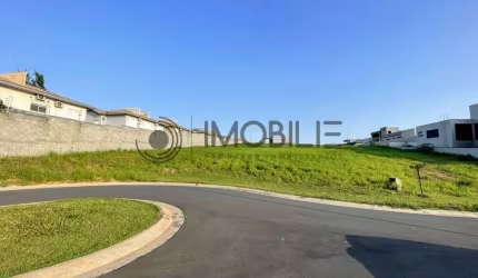 Terreno com metragem de 677,71 m² no condomínio Parque Villa dos Pinheiros em Indaiatuba.