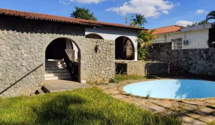 Casa com 5 quartos à venda na Avenida Santa Rosa, 581, São Luiz, Belo Horizonte por R$ 2.200.000