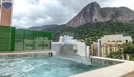 Cobertura triplex impecável na Lagoa, com vista deslumbrante para o Cristo Redentor!