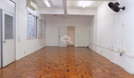 Apartamento com 2 quartos à venda na Rua General Vitorino, 291, Centro Histórico, Porto Alegre por R$ 250.000