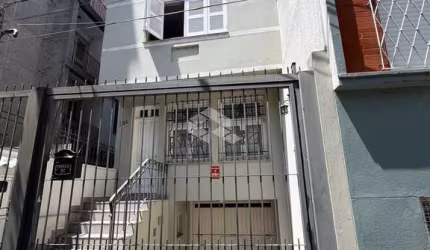 Casa com 3 quartos à venda na Rua Coronel Fernando Machado, 335, Centro Histórico, Porto Alegre por R$ 1.300.000