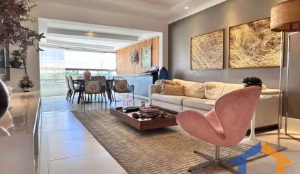 Apartamento Amplo e Reformado com Vista para o Rio e Mar – Bairro Treze de Julho