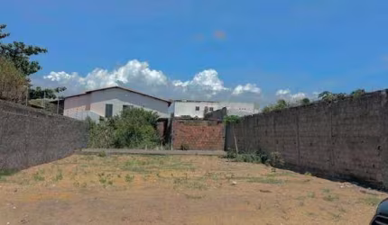 Lote com 275m2, Frente Leste na Aruana