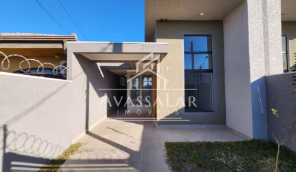 Casa com 3 quartos sendo 1 suíte com closet, área gourmet e edícula com churrasqueira