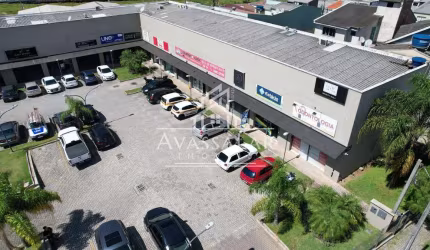 Depósito disponível para locação, na rua Tijucas do Sul, Curitiba-PR