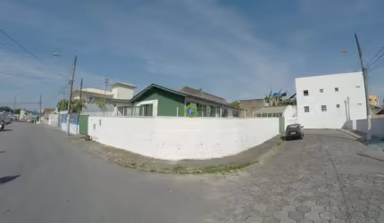 Casa à venda no bairro Forquilhinhas em São José, 100 m², 4 dormitórios sendo 1