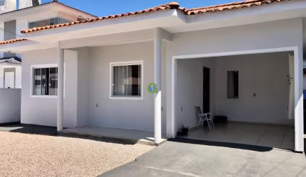 Casa à venda no bairro Nova Palhoça, em Palhoça 150 m² de área privativa.