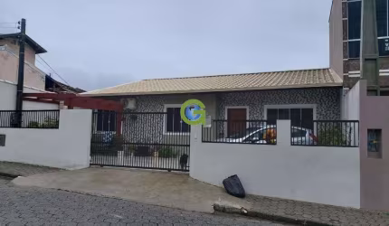 Linda casa à venda nos Ingleses, Florianópolis.