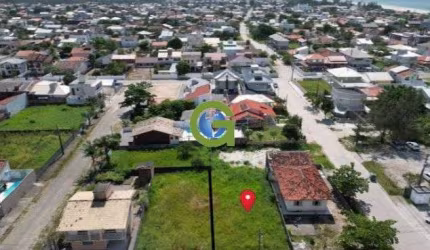 Terreno à venda localizado na Praia do Sonho, Palhoça com 325 m² à 150 metros do
