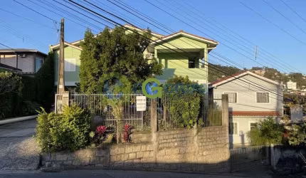 Casa à venda para investimento no bairro Fazenda Santo Antônio, São José –