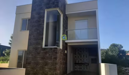 Ótimo Sobrado à venda, no Lot. Parques Garopaba, bairro Ambrosio, em Garopaba.