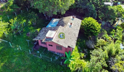 Ótima Casa Semi-Mobiliada à venda na Praia da Gamboa em Garopaba.