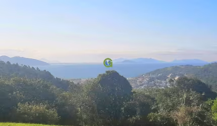 Excelente Terreno à venda na Praia da Silveira, em Garopaba.