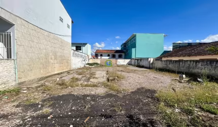Terreno a venda no bairro Fazenda Santo Antônio em São José. Com 300 m².