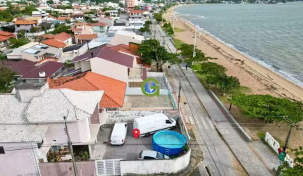 Casa à venda na Praia de Fora Palhoça com vista mar.