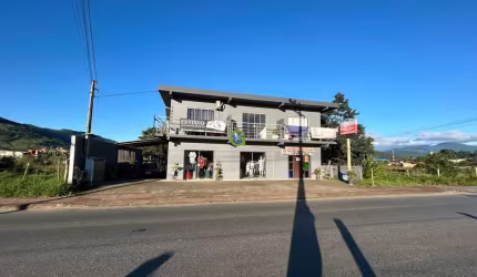 Casa Comercial à venda em Paulo Lopes com renda mensal de R$ 6.000,00