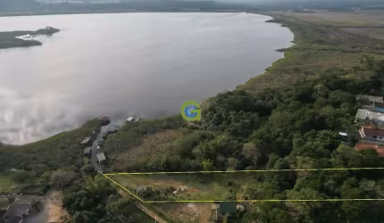Refúgio à Beira da Lagoa: Sítio de 3.250 m² com Projeto de casa Aprovado