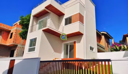 Sobrado no Santinho a 600m do mar – Com área gourmet e vista espetacular