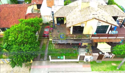 Casa a venda no Centro de Garopaba!
