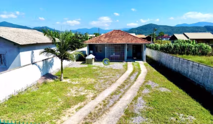 Casa à venda no bairro Areias, em Paulo Lopes!