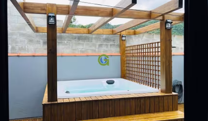 Oportunidade Única! Duas Casas Independentes em Santo Amaro da Imperatriz