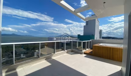 Ampla Cobertura com jacuzzi e piscina privavativa, 03 suítes e vista para a Beir