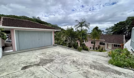 Casa com 3 dormitórios à venda no Centro Histórico de São José, SC