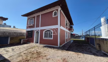 Casa de esquina à venda com 04 dormitórios no Bairro Jardim Cidade São José SC.