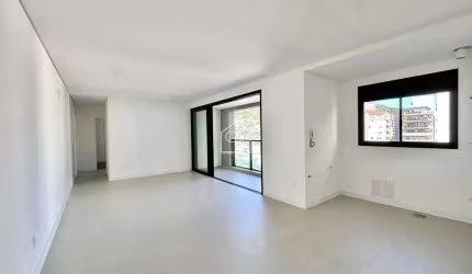 Apartamento novo com 02 suítes, no Centro de Florianópolis, pronto para morar.