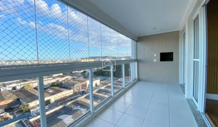 Apartamento à venda em Serraria, São José, SC.