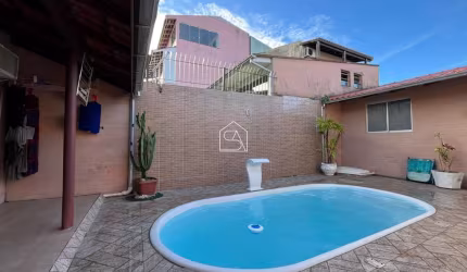 Casa com 05 quartos sendo 01 suíte, Bela Vista,São José SC