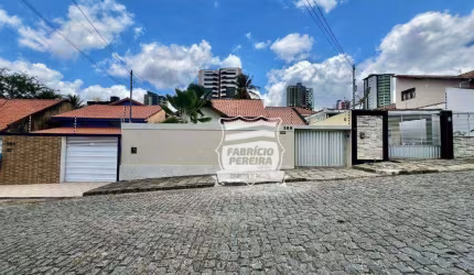 Casa à venda, 212 m² por R$ 650.000,00 - Santo Antônio - Campina Grande/PB