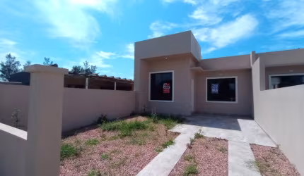 Casa nova de alto padrão. Apta a financiamento bancário. Próximo ao mar